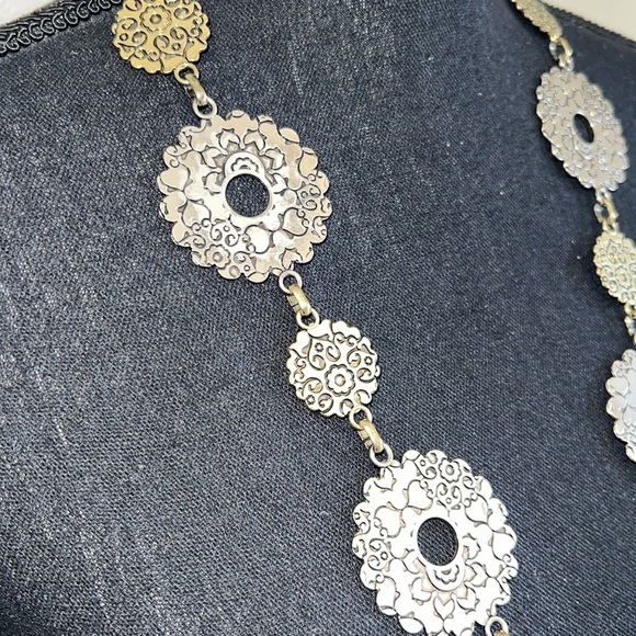 Women’s Chainlink Silver Gold Tone Reversible Floral Details Belt 70s Look Feel - Picture 12 of 15